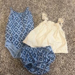 Baby Gap 3 piece set 3-6 months